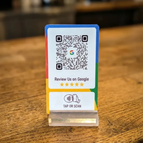 Review Stand, färdigprogrammerad produkt med NFC och QR-kod för Google-recensioner
